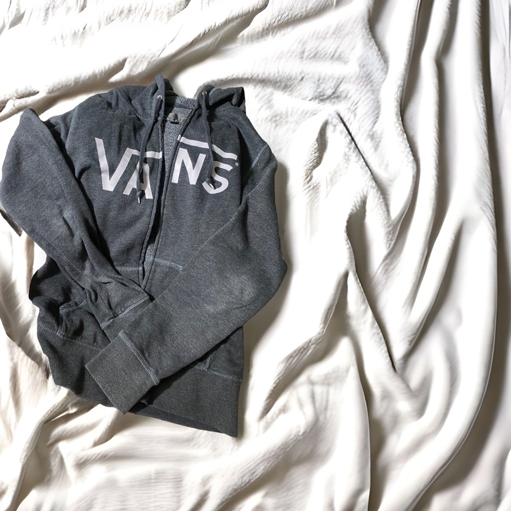 Vans zip up